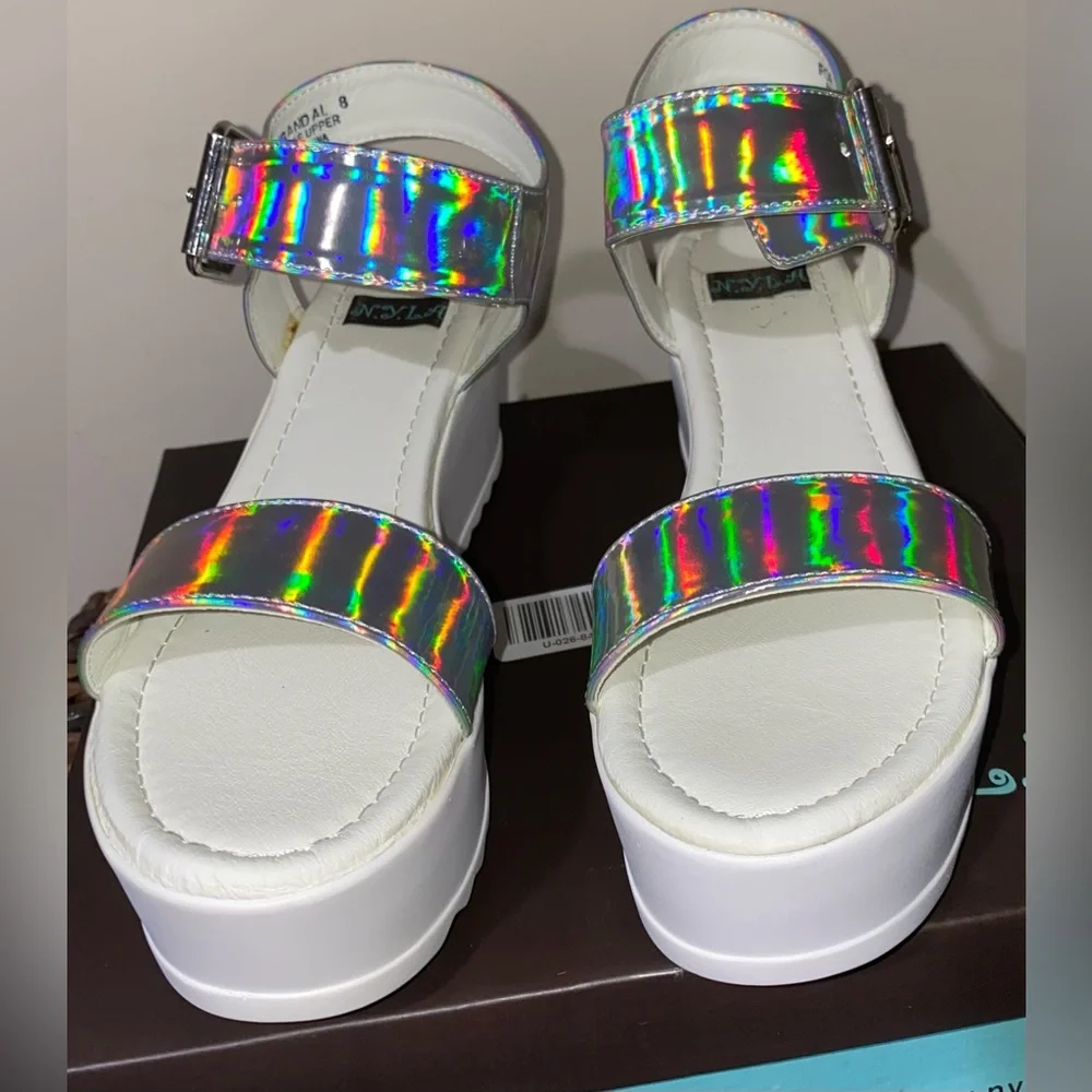 N.Y.L.A. Chunky sandals Platform Sandals silver holographic retro strappy shoe